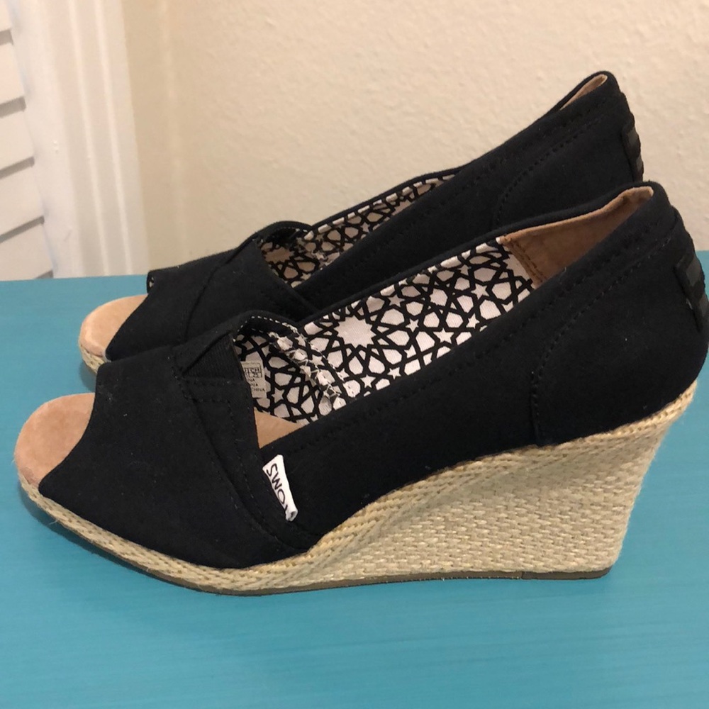 Toms wedges